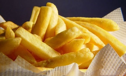 batatas pré-fritas congeladas
